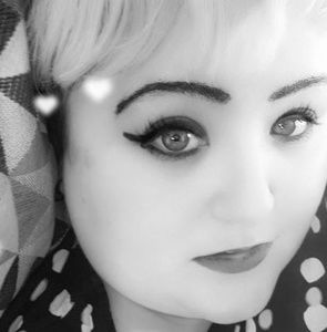 Meet your Posher, Kendra